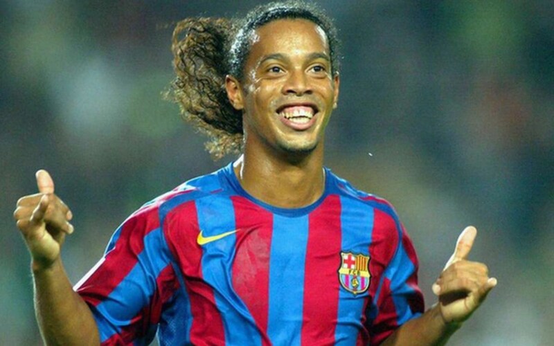 Tìm hiểu Ronaldinho là ai - Vaoroitv